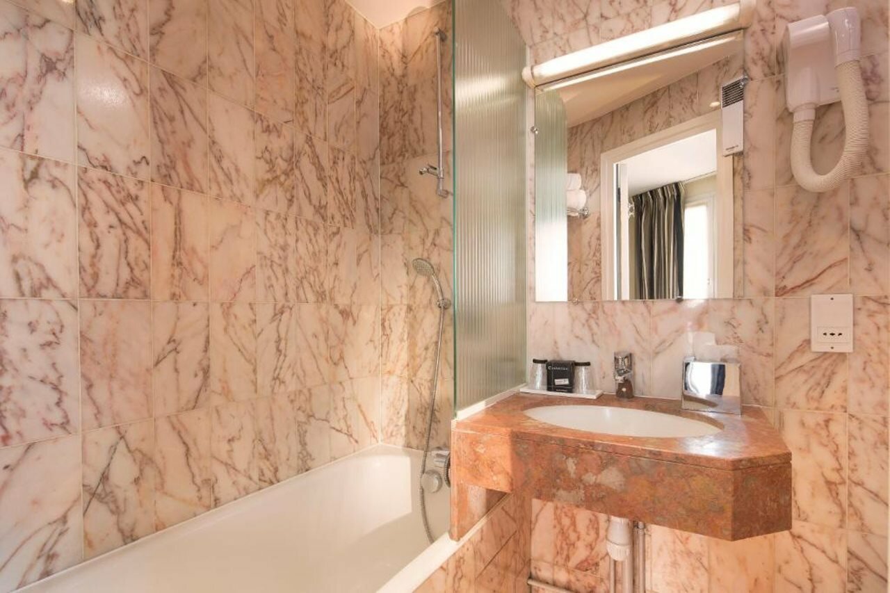 Фото Hotel Albert 1er Paris Lafayette