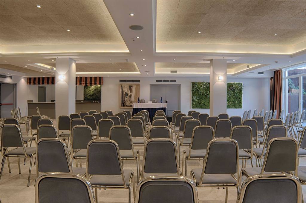 Фото Hotel Majadahonda