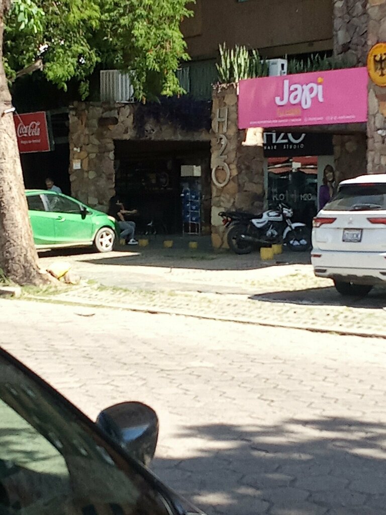 Beauty salon H2O Hair Studio, Santa Cruz de la Sierra, photo