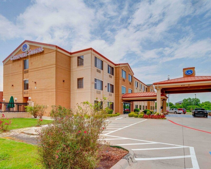 Гостиница Comfort Suites Lake Ray Hubbard в Далласе