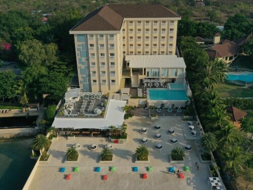 Внешний вид отеля BE Resort Mactan в Лапу-Лапу, фото 3