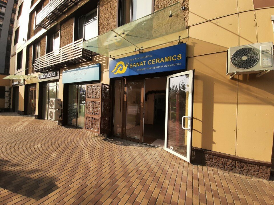 Parcel automat Kaspi Postomat, Almaty, photo