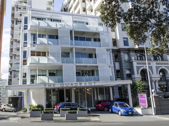 Фото The Quadrant Hotel & Suites