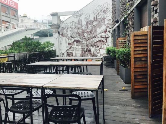 Фото Lantern Hotel