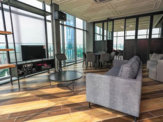 Фото Ceylonz Suite Kuala Lumpur, Roam