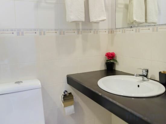 Фото Whiteshell Island Hotel & SPA