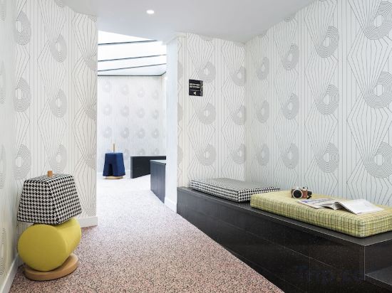 Фото Ibis Styles Paris Gare Saint Lazare