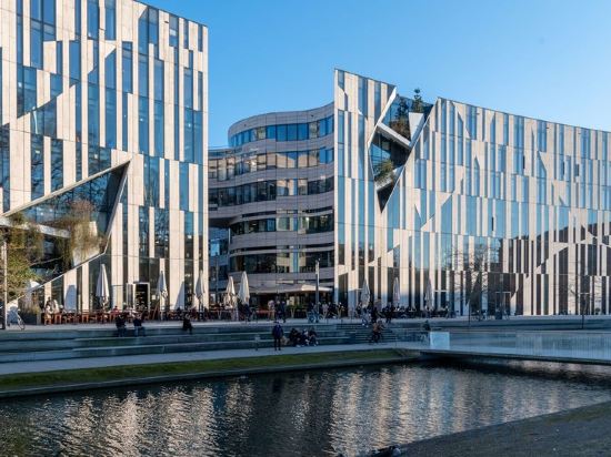 Фото Hampton by Hilton Düsseldorf City Centre