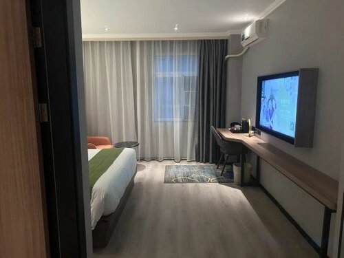 Гостиница GreenTree Inn Hainan Haikou Guomao Business Hotel в Хайкоу