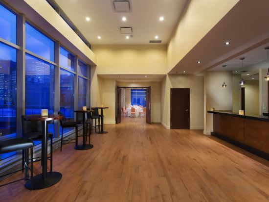 Фото Courtyard by Marriott Montreal Downtown