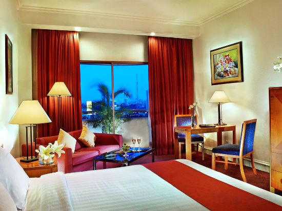 Фото Surabaya Suites Hotel Powered by Archipelago