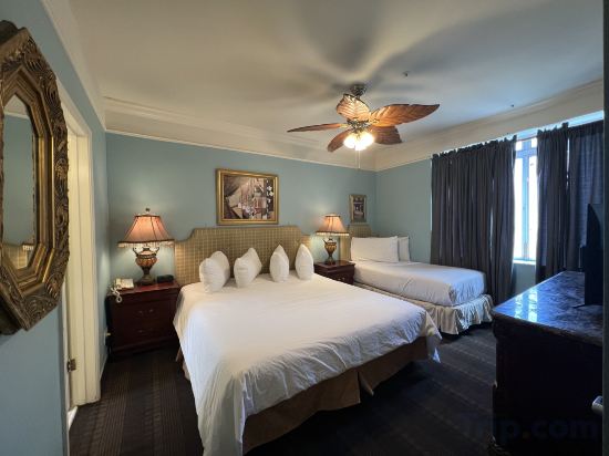 Фото Fitzgerald Hotel