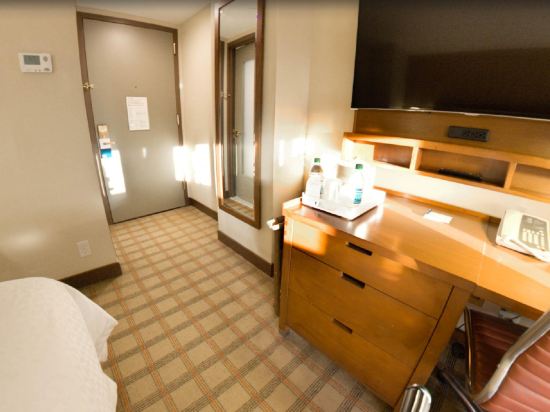 Фото Four Points by Sheraton Midtown-Times Square