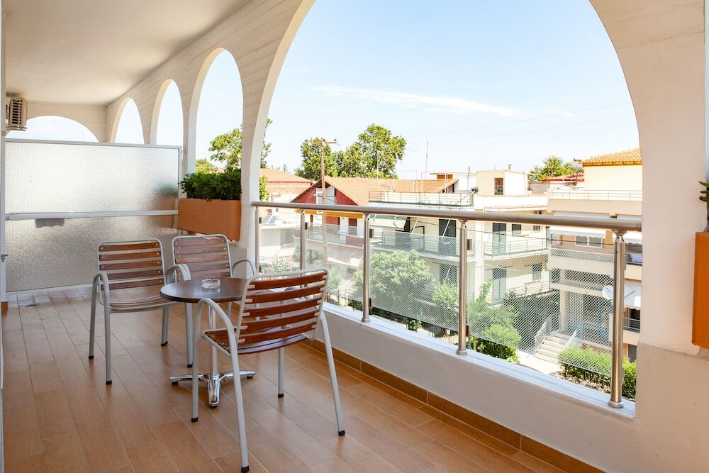 Фото Kronos Hotel