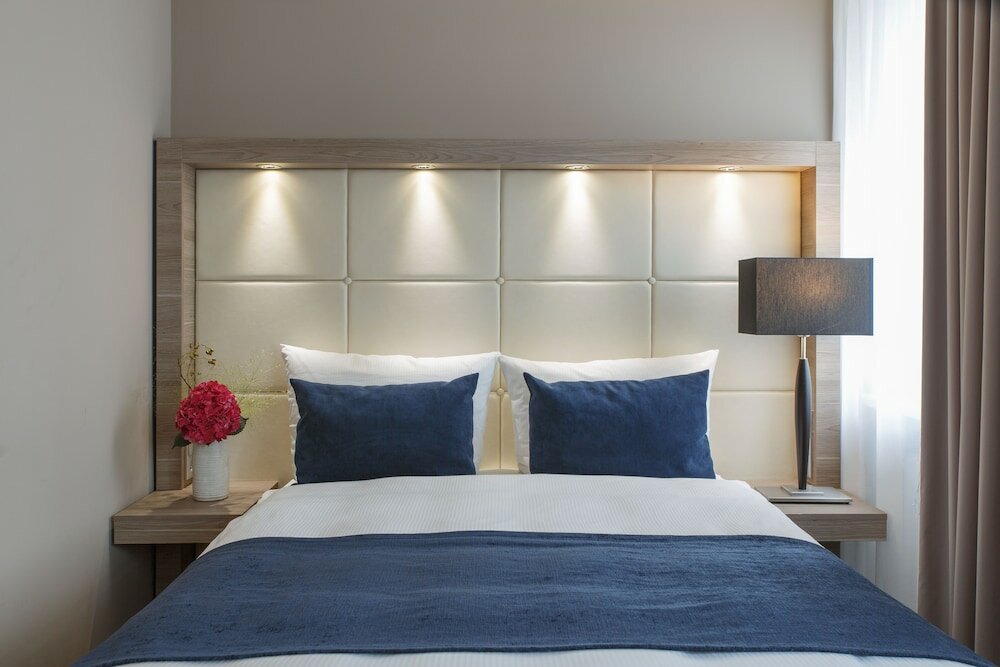 Фото The Alex Hotel