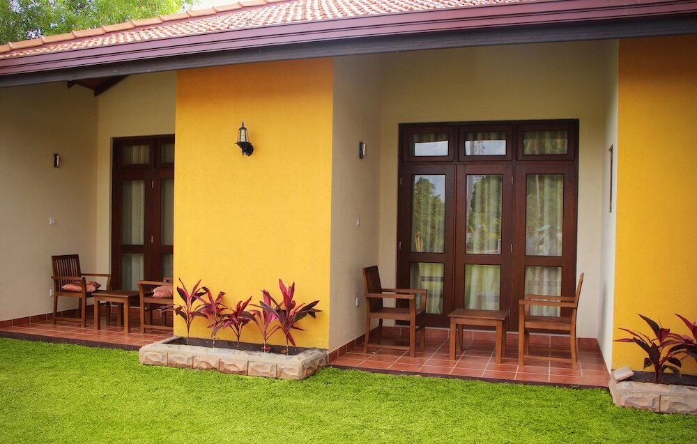 Фото The Airport Villa