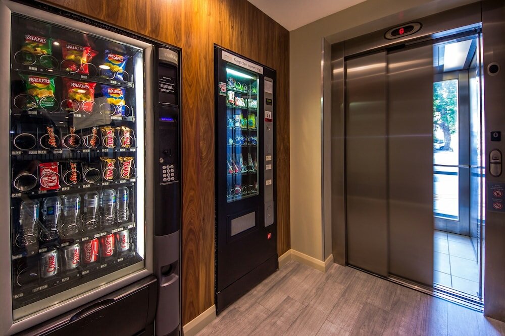 Фото Holiday Inn Express London - Earl's Court