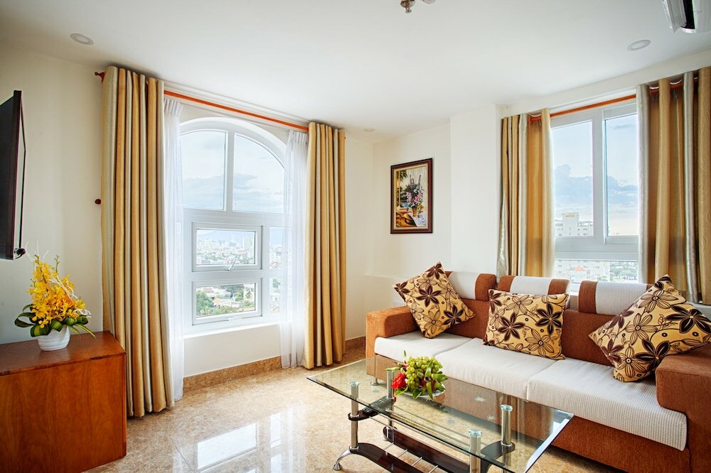 Фото Titan Hotel