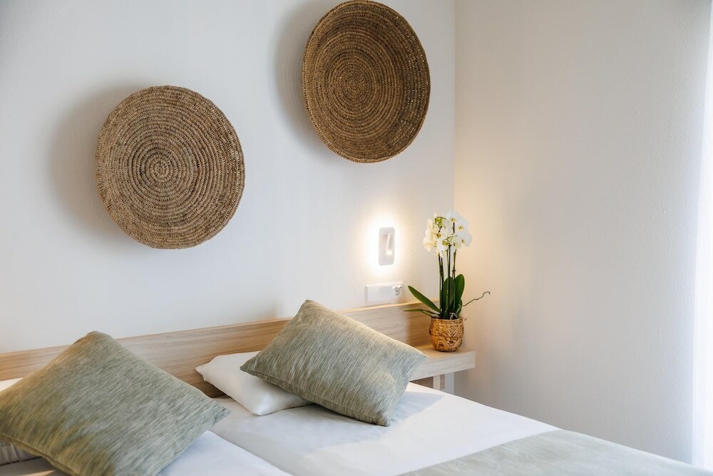 Фото Hotel Alondra