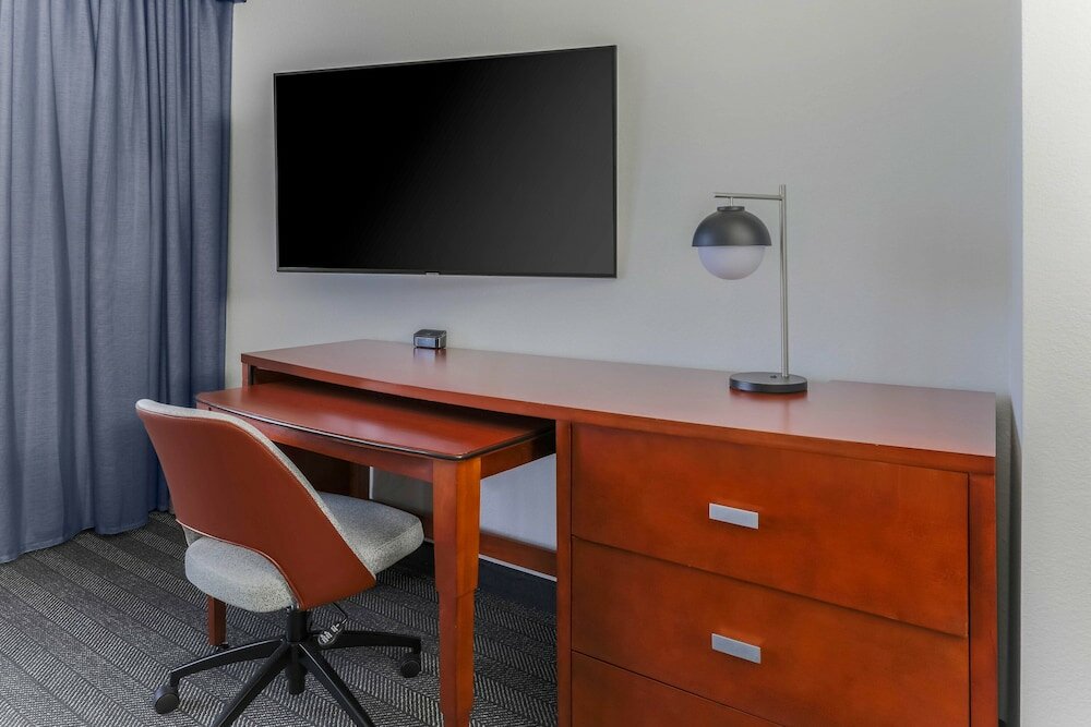 Фото Courtyard by Marriott Austin Airport