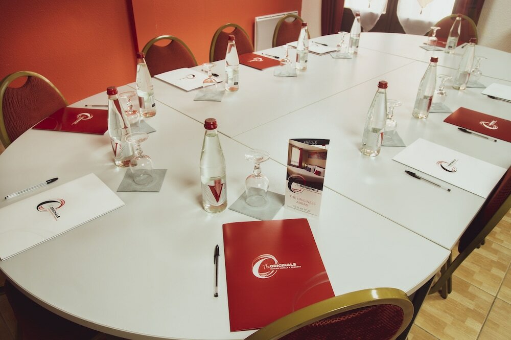 Фото Hotel The Originals Arras