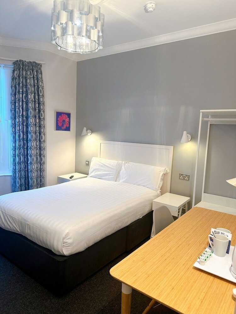 Фото Legends Hotel Brighton