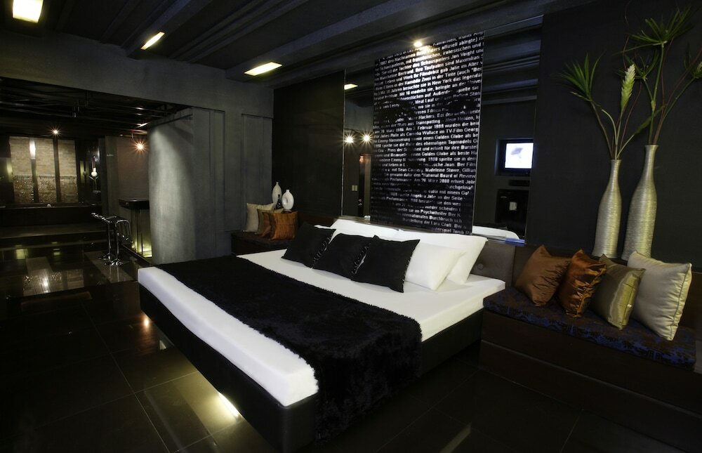 Фото Victoria Court North Edsa