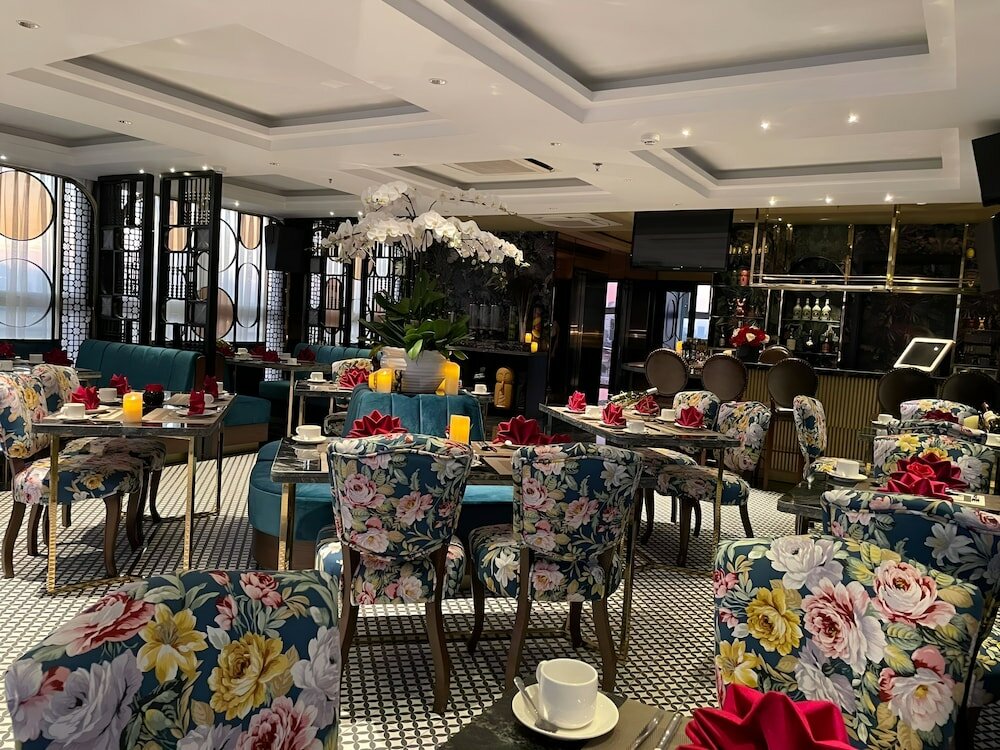 Фото Golden Silk Boutique Hotel