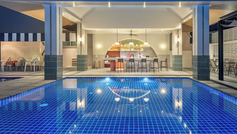 Фото Buri Sriphu Hotel & Convention Centre