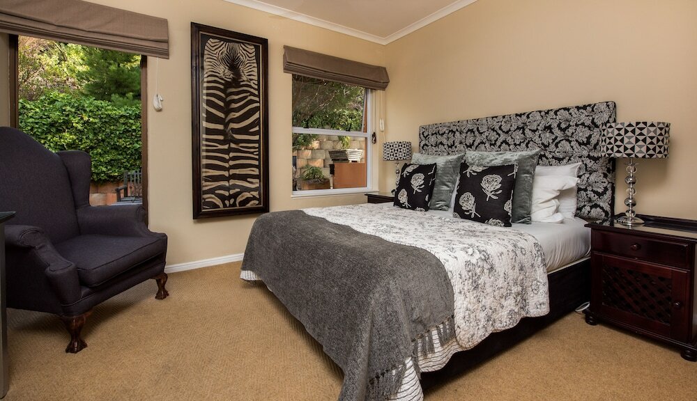 Фото Whale View Manor