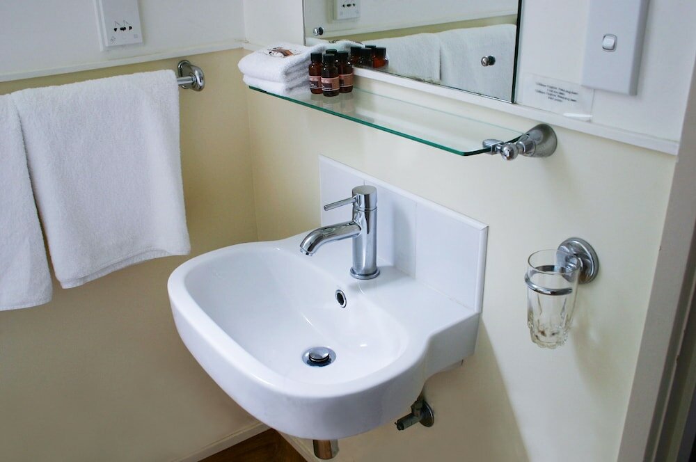 Фото Parnell Pines Hotel