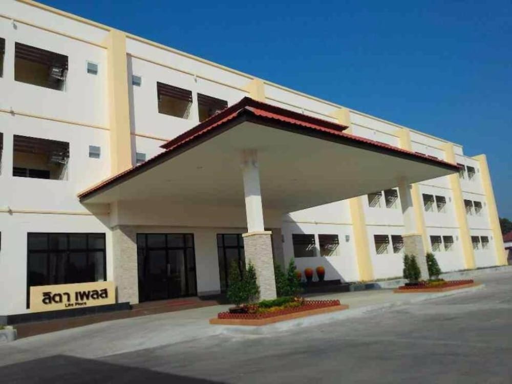 Фото отеля 1