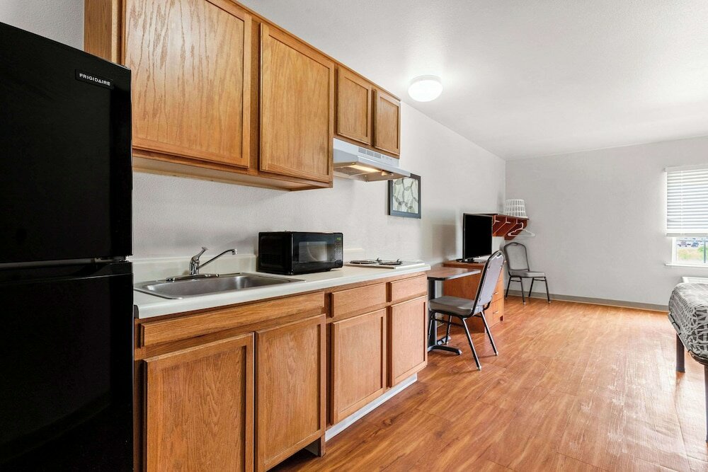 Фото WoodSpring Suites Tulsa