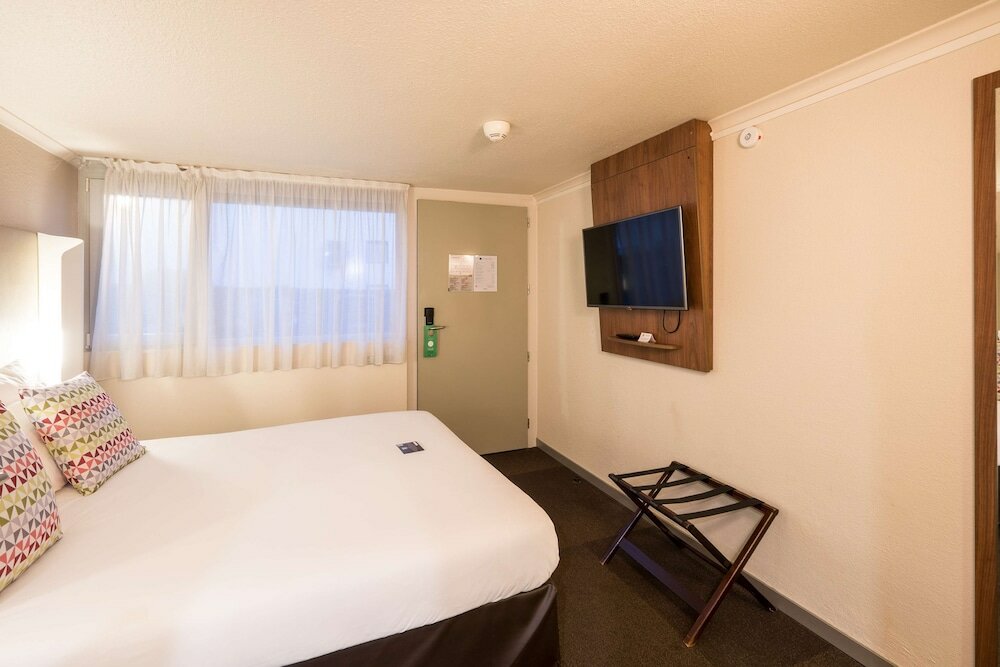 Фото Hotel Campanile Montesson - Le Vésinet