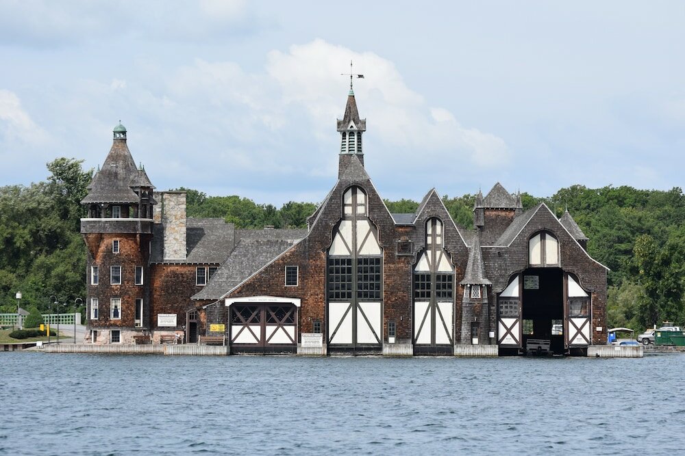 Фото Holiday Inn Express Hotel & Suites Watertown-Thousand Island, an Ihg Hotel