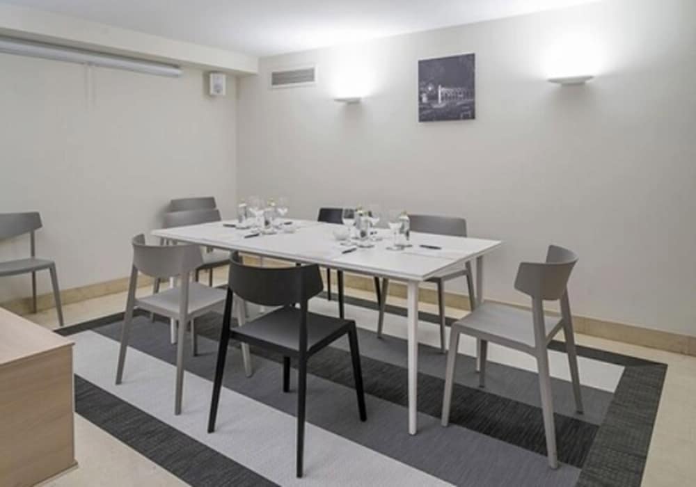 Фото Hotel Blanca de Navarra