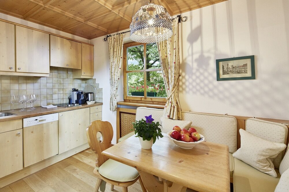 Фото Landsitz Römerhof - Hotel Apartments