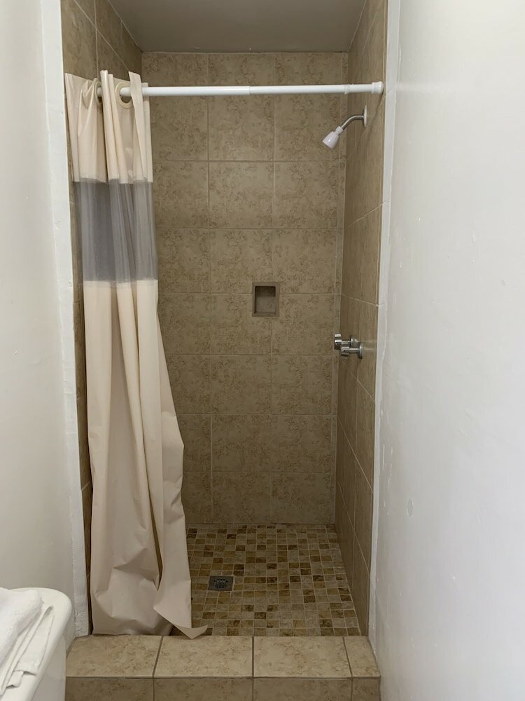 Фото Loma Alta Motel