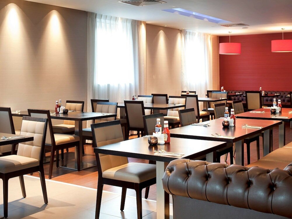 Фото Ibis Belfast Queens Quarter