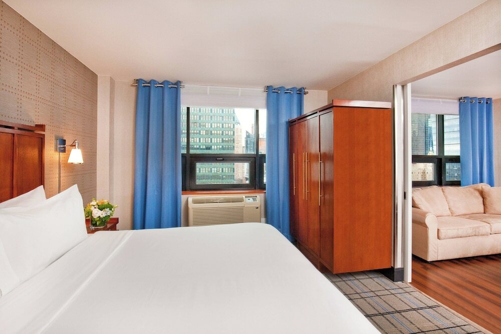 Фото Four Points by Sheraton Midtown-Times Square