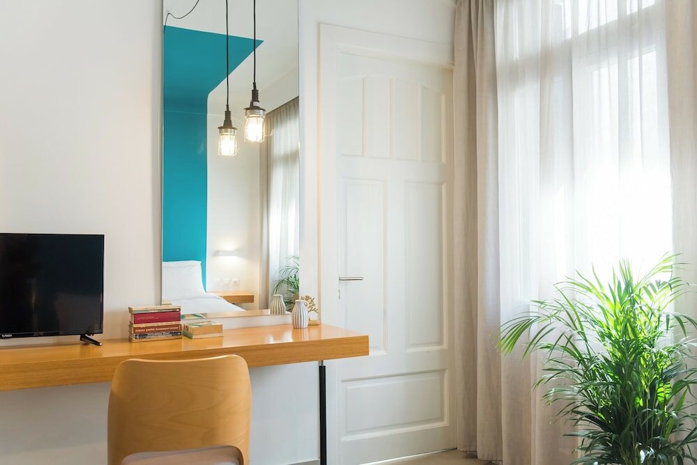 Фото MONK Monastiraki Suites