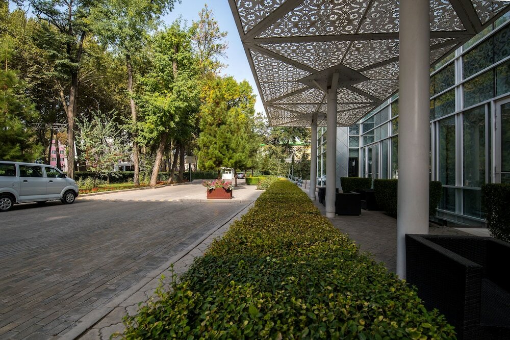 Фото Dushanbe Serena Hotel