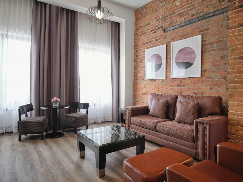 Фото Hôtel Place d'Armes