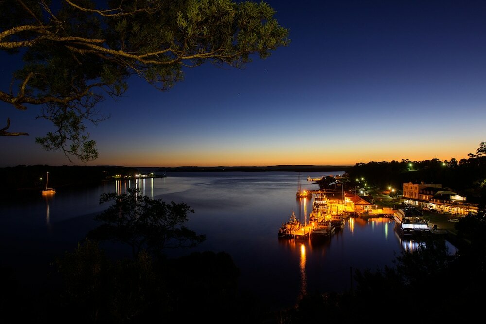 Фото Strahan Village