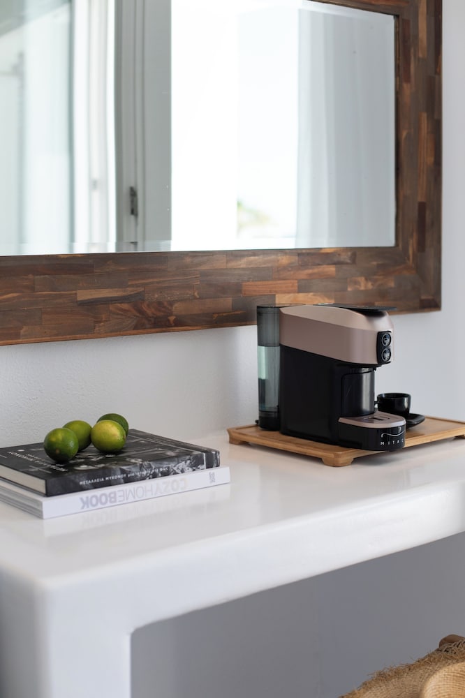 Фото Acrogiali Beachfront Hotel