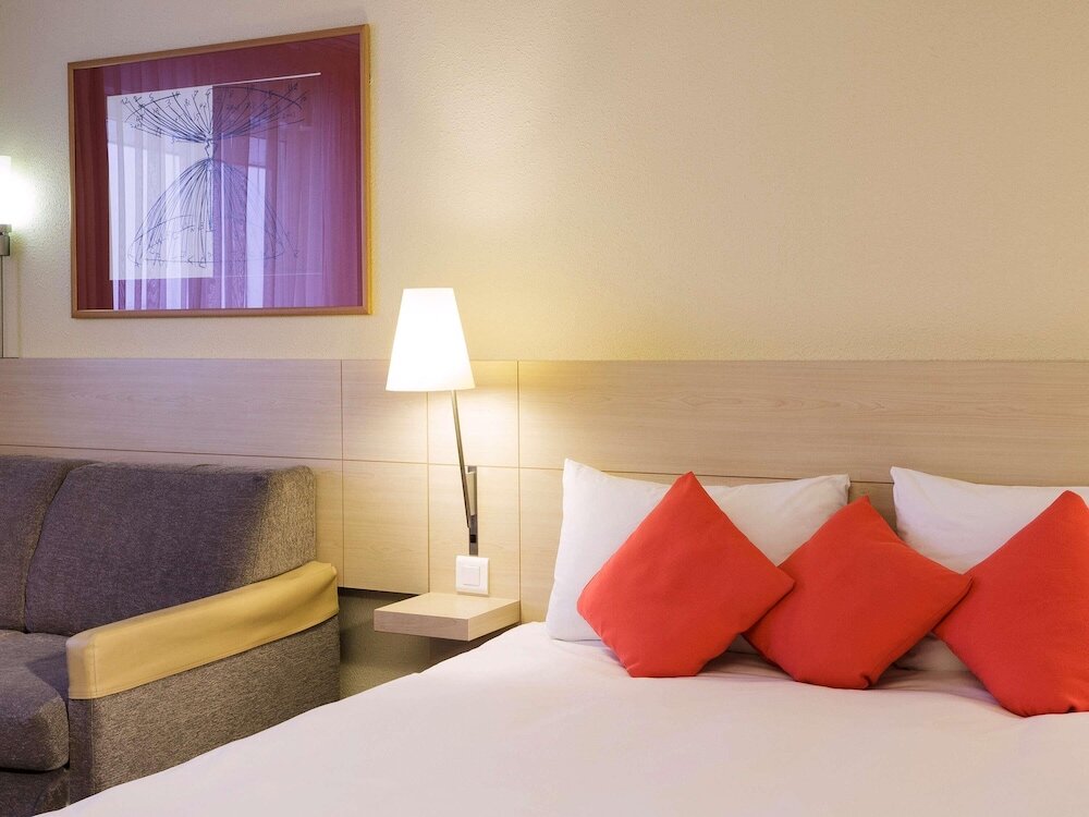 Фото Novotel Milton Keynes