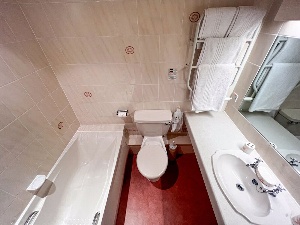 Фото Gwesty Minffordd Hotel