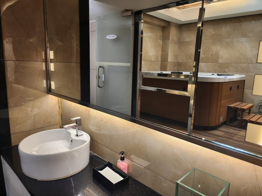 Фото White Castle Corporate Residences