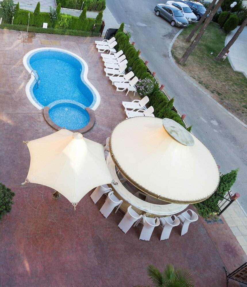 Фото отеля 2