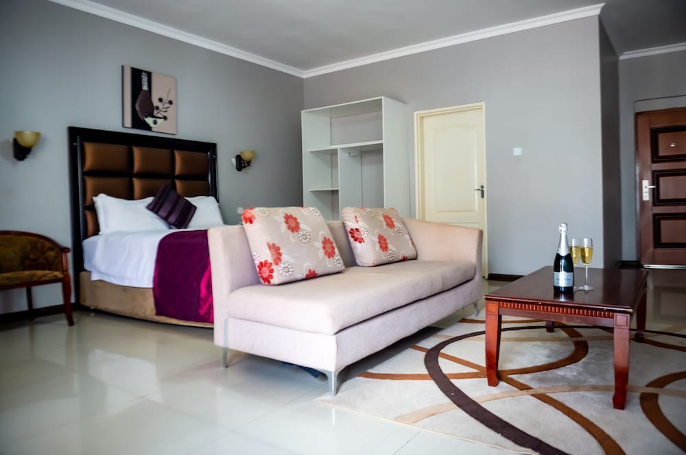 Фото Nomad's Court Lodge